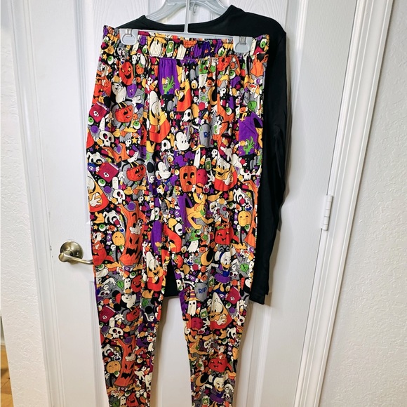 NEW Disney Mickey Mouse and Friends Halloween Pajama Set - Adult Size Large - Picture 7 of 7